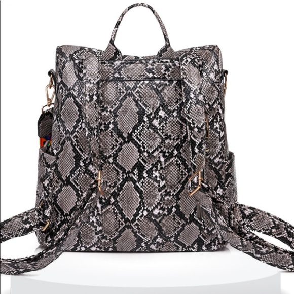 NEW Trendy Snake Skin Vegan Backpack Bag Handbag - Picture 4 of 4
